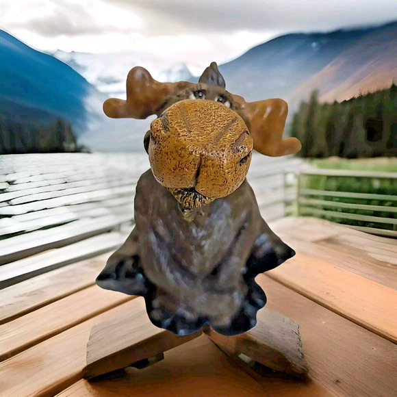 Brown PAWS & CLAWS 4.5" Humor Sitting Wild Moose Figurine - Picture 1 of 7